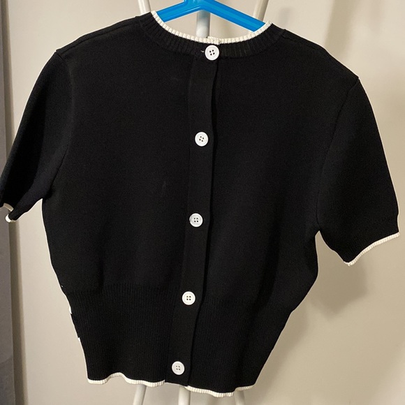 Black top - Picture 4 of 4